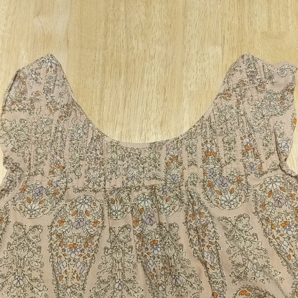 Sleeveless Ruffle Top - Picture 3 of 4